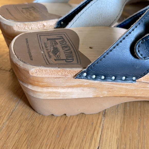 Troentorp navy blue Mary Jane open-back clogs - Picture 4 of 5